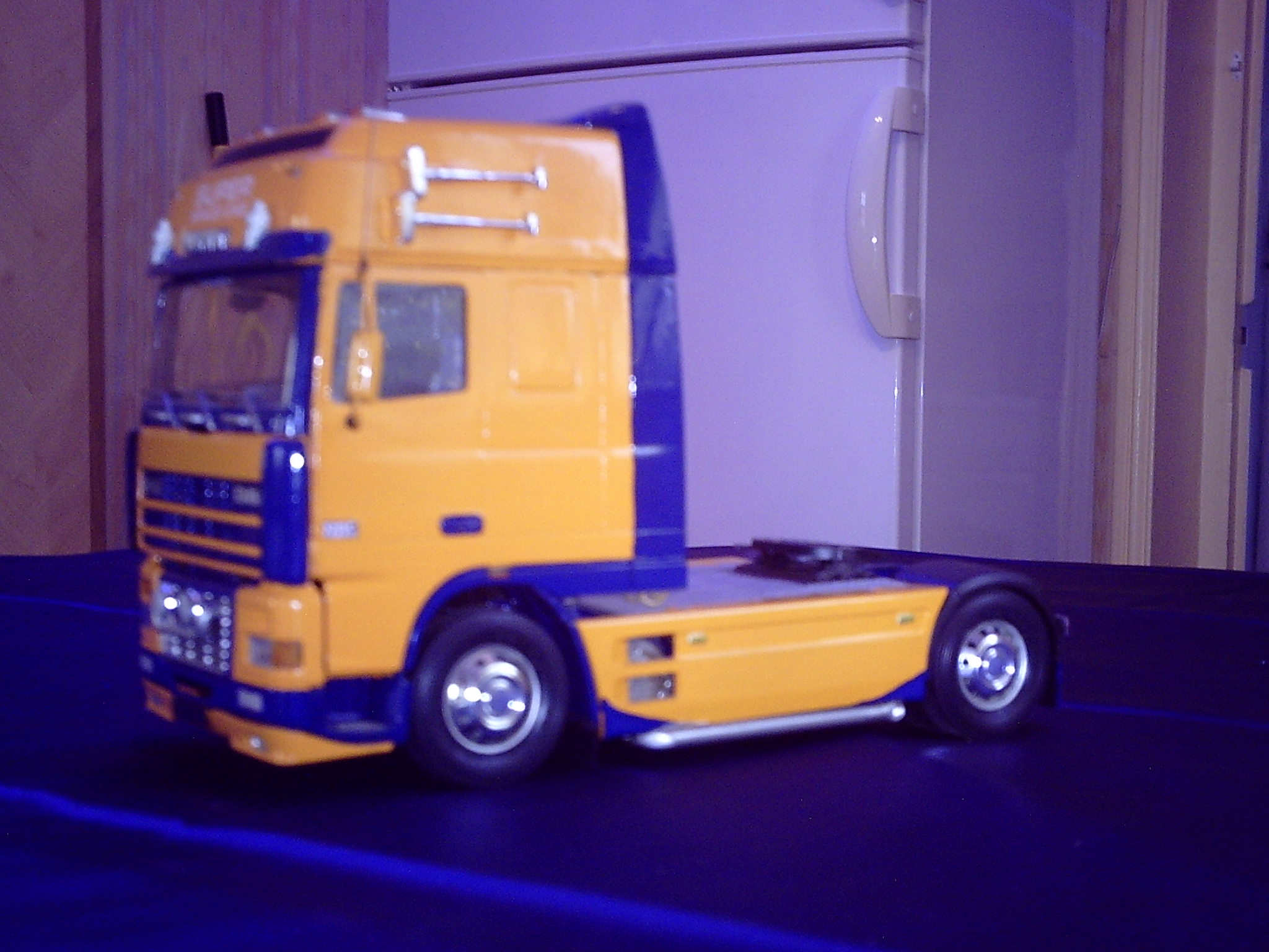 DAF 95 430 ATI CAMION DE TRANSPORT 1995 TEKNO 1/50
